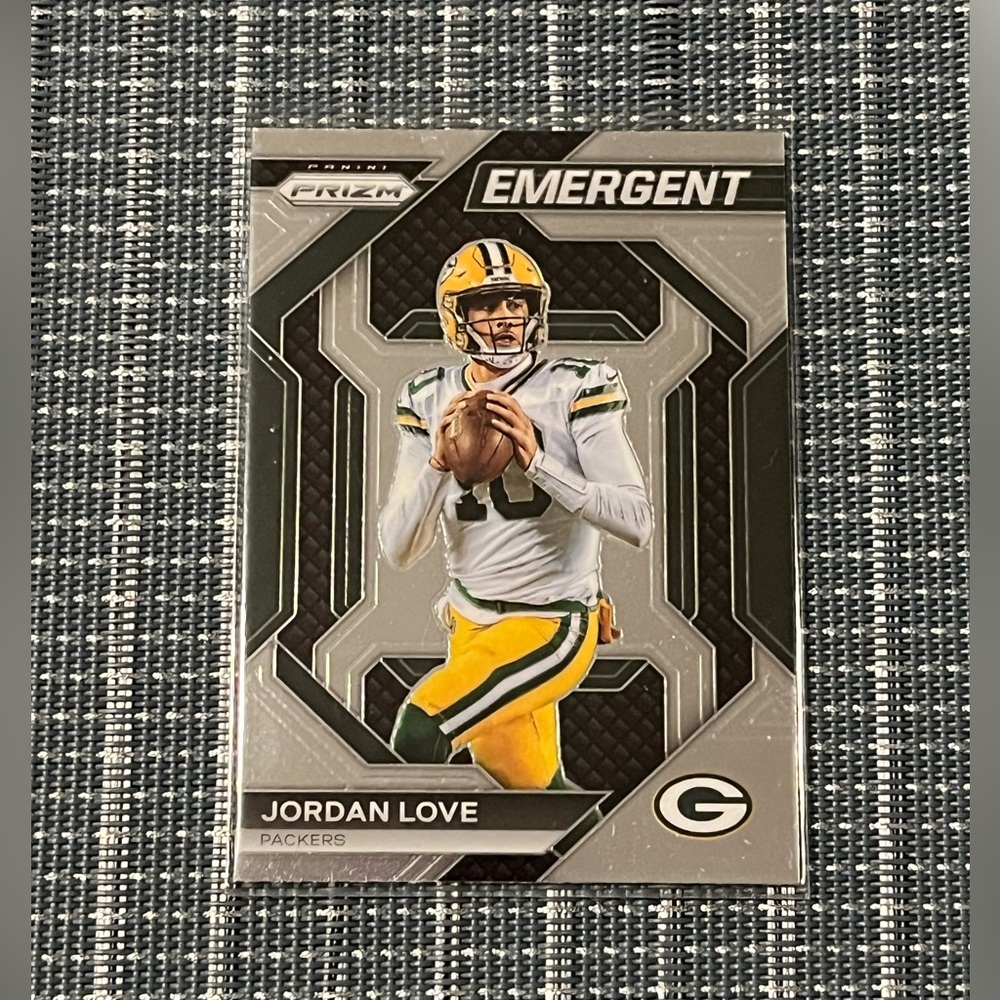 🌸 2023 Jordan Love Emergent Panini Prizm Football Sports Trading Card H-3